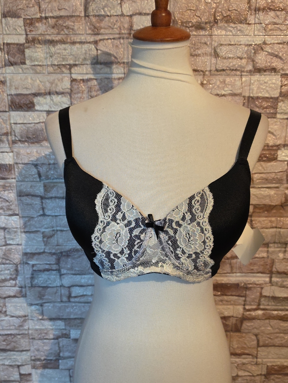 Paramour Black Lace-Accent Full Coverage Bra - Women Intimates & Sleepwear